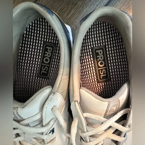 FootJoy Pro SL Men's Spikeless Golf Shoes Size 9 W Leather White Silver Blue - Picture 6 of 13